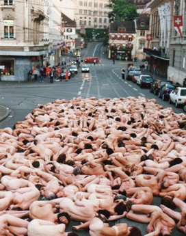 Spencer Tunick's Berlin (I-20, 1999)